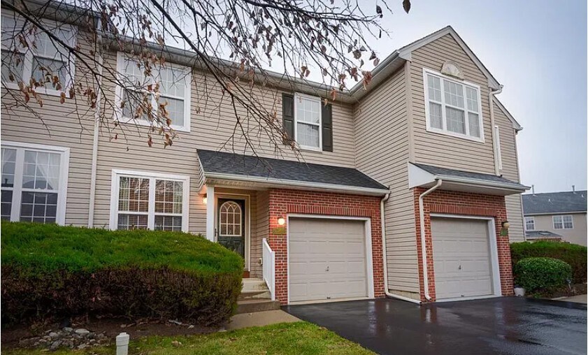 537 Quincy St in Collegeville, PA - Building Photo