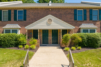 Chaddwell Apartments in Exton, PA - Foto de edificio - Building Photo