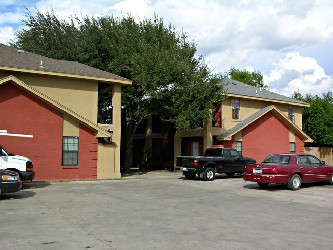 916-918 W Caffery St in Pharr, TX - Foto de edificio - Building Photo