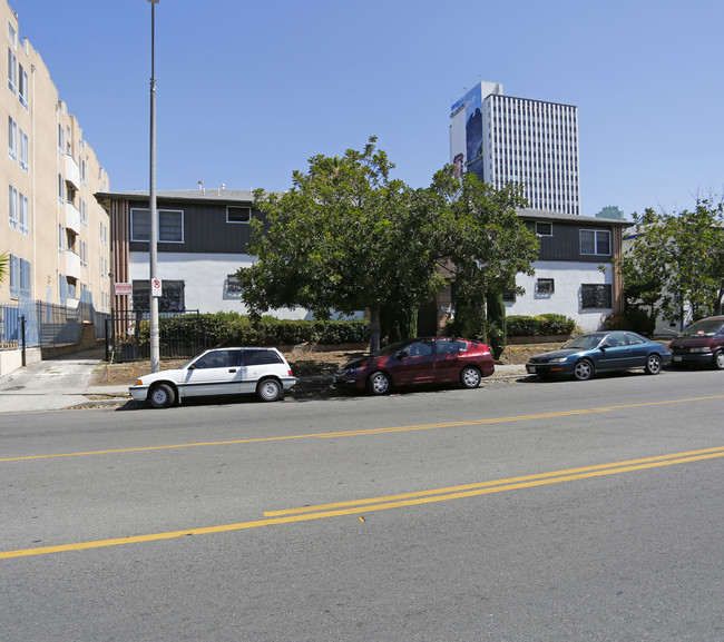 3847 W 7th St in Los Angeles, CA - Foto de edificio - Building Photo