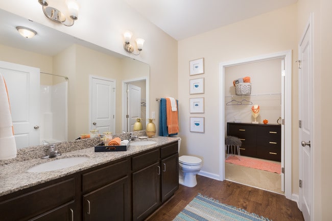 Stallings Mill Apartment Homes in Clayton, NC - Foto de edificio - Building Photo