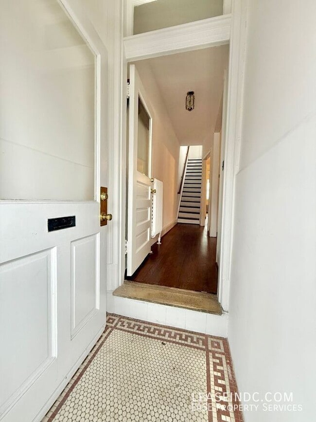 304 16th St SE in Washington, DC - Building Photo - Building Photo