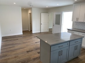 11315 Delano St in Los Angeles, CA - Building Photo - Building Photo