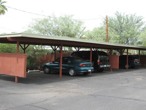 Flower Apartments in Tucson, AZ - Building Photo - Building Photo