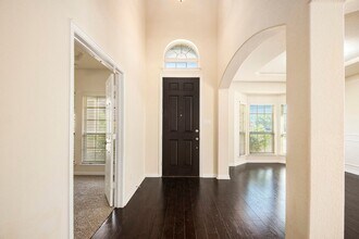 9801 Yellow Cup Dr in Fort Worth, TX - Foto de edificio - Building Photo