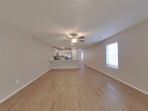 17146 Quaking Aspen Ln in New Caney, TX - Foto de edificio - Building Photo