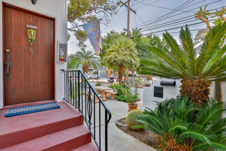 725 E 8th St in Long Beach, CA - Building Photo - Building Photo