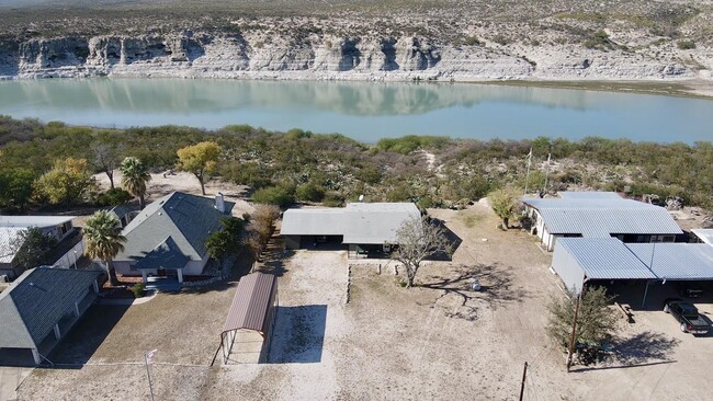 213 Shoreline Dr in Del Rio, TX - Building Photo - Building Photo