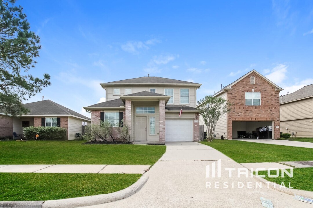 21147 Sprouse Cir in Humble, TX - Foto de edificio