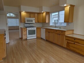 1511 Sarah St in Mount Vernon, WA - Building Photo - Building Photo