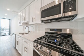 32 Jones St in Jersey City, NJ - Building Photo - Building Photo