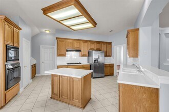 35 W Pines Dr in Montgomery, TX - Building Photo - Building Photo