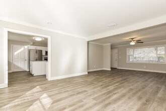 2840 S Miller Rd in Valrico, FL - Building Photo - Building Photo