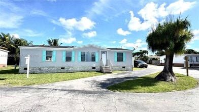 220 NE 12th Ave in Homestead, FL - Building Photo - Building Photo