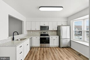 6096 Majors Ln in Columbia, MD - Building Photo