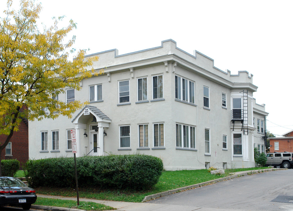 141 S Fitzhugh St in Rochester, NY - Building Photo