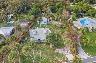 7007 S Indian River Dr in Fort Pierce, FL - Building Photo - Building Photo