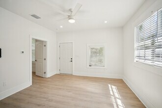 326 Plant in Tampa, FL - Foto de edificio - Building Photo