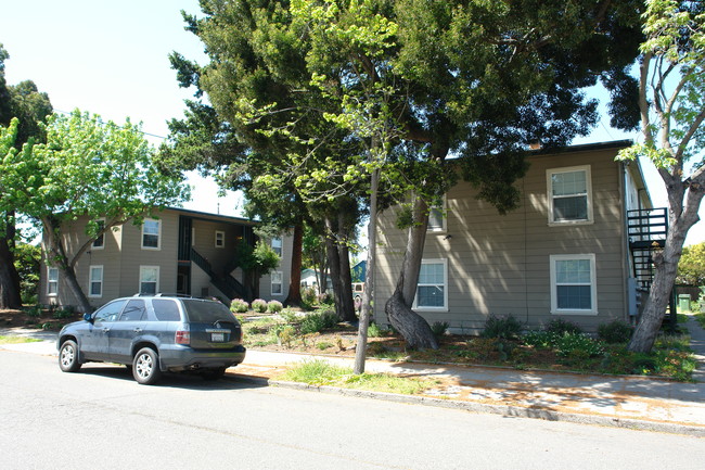 1804 10th St in Berkeley, CA - Foto de edificio - Building Photo