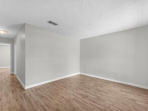 22007 Main Blvd in Tomball, TX - Building Photo - Building Photo