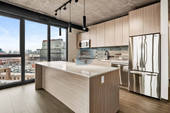 property at 1440 W Randolph St