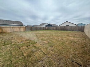 2426 Fullmoon Dr in Lockhart, TX - Building Photo - Building Photo