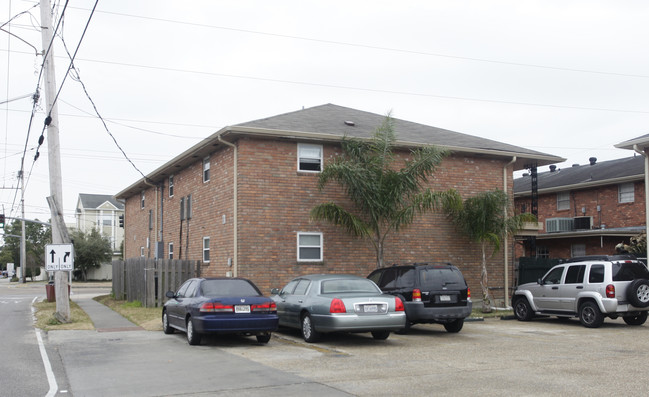 201 W Esplanade Ave in Metairie, LA - Foto de edificio - Building Photo