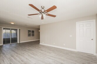 2022 Valencia Cir in Kissimmee, FL - Building Photo - Building Photo