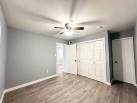 Maple Manor Apartments in McAllen, TX - Building Photo