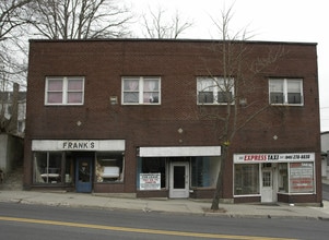 450 N Main St in Brewster, NY - Foto de edificio - Building Photo