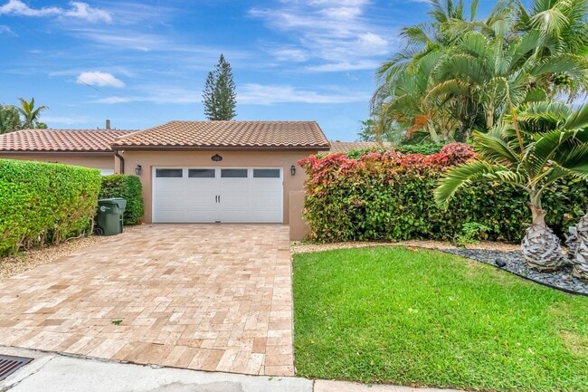 734 Camino Gardens Ln in Boca Raton, FL - Building Photo - Building Photo
