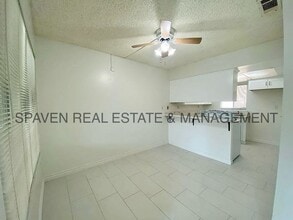 2891 Canyon Crest Dr in Riverside, CA - Building Photo - Building Photo