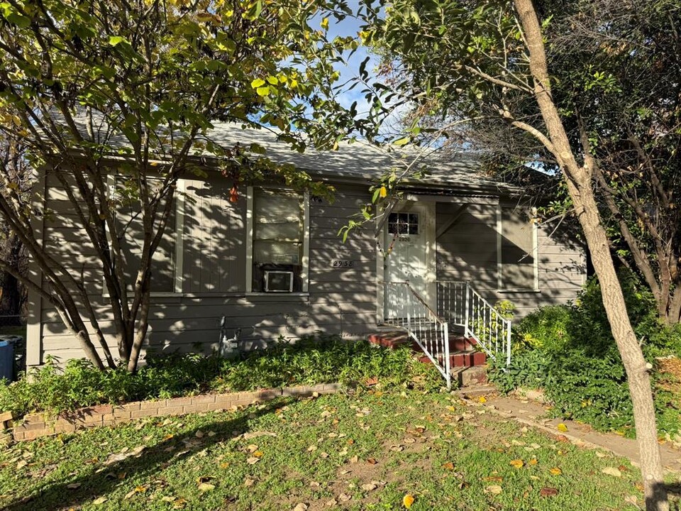 2938 Higgins St in Austin, TX - Building Photo