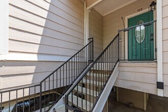 3663 E NASA Pkwy, Unit 703 in Seabrook, TX - Building Photo - Building Photo