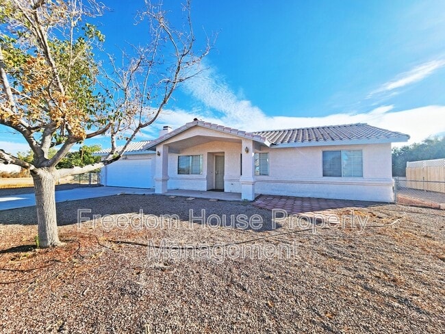 2341 Yakima Ave in Pahrump, NV - Building Photo - Building Photo
