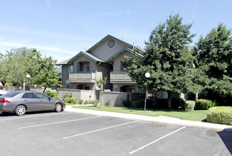 Sierra Hills Apartments in Clovis, CA - Building Photo - Building Photo