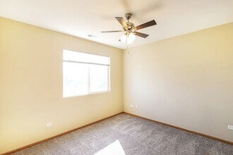 1103 Trailsend Ln in Joliet, IL - Building Photo - Building Photo