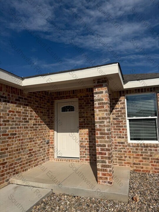 2135 Bobwhite Ct in Clovis, NM - Building Photo