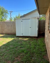 722 S Meadow Ln in Mustang, OK - Building Photo - Building Photo