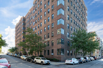 250 Cabrini Boulevard in New York, NY - Building Photo - Building Photo