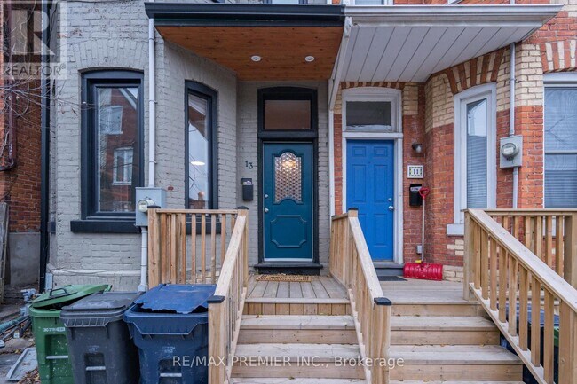 13 Manning Ave in Toronto, ON - Building Photo - Building Photo