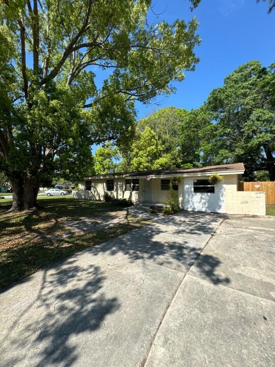 9103 Fitzwalter Rd in Jacksonville, FL - Building Photo