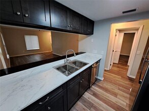 3209 SW 25th Dr, Unit C in Gainesville, FL - Building Photo - Building Photo