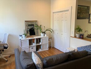 302 Highland Ave, Unit 1 in Somerville, MA - Building Photo - Building Photo