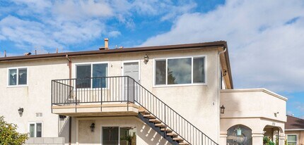 1931 S Crescent Ave in Los Angeles, CA - Building Photo - Building Photo