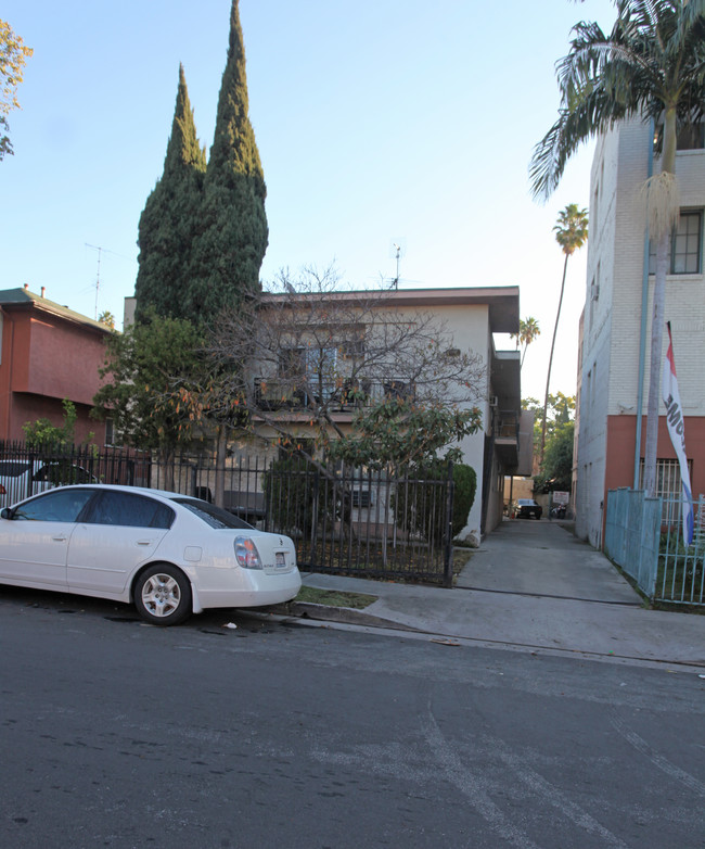 1630 N Harvard Blvd in Los Angeles, CA - Building Photo - Building Photo