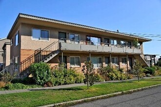 St Johns Court in Seattle, WA - Building Photo - Interior Photo