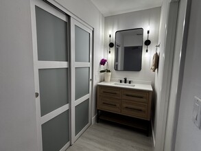 17190 SW 94th Ave, Unit 903 in Palmetto Bay, FL - Foto de edificio - Building Photo
