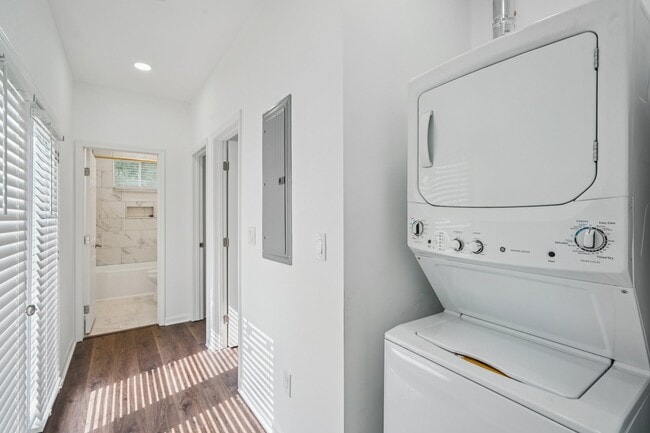 2359 Beecher Rd SW in Atlanta, GA - Building Photo - Building Photo