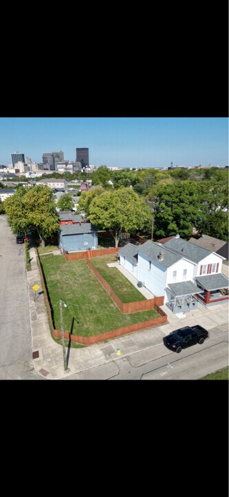 211 Burns Ave in Dayton, OH - Building Photo